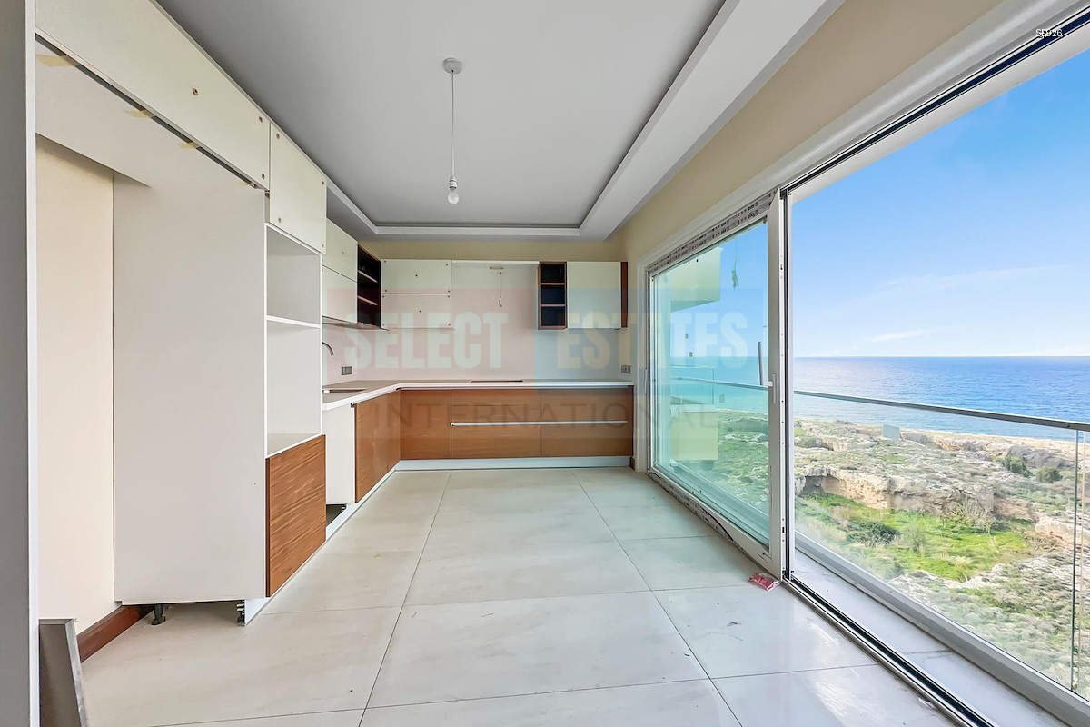 Sea-View Apartment in Kyrenia Center