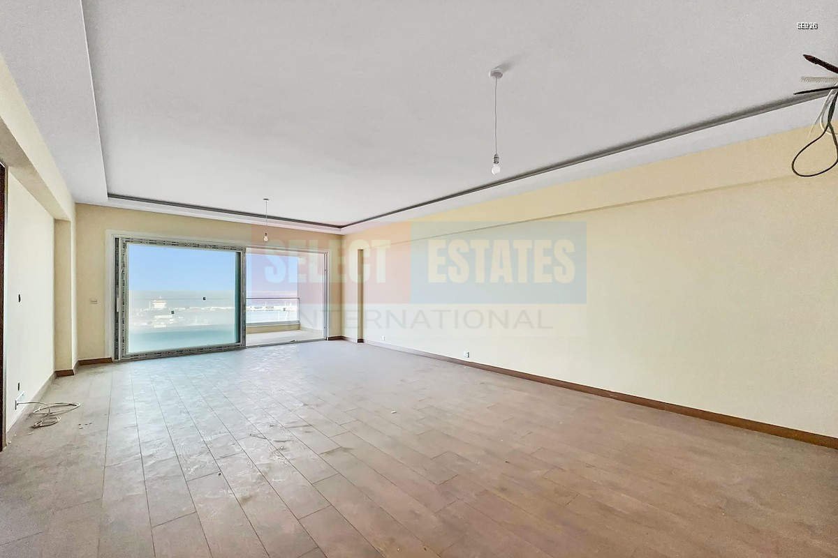 Sea-View Apartment in Kyrenia Center