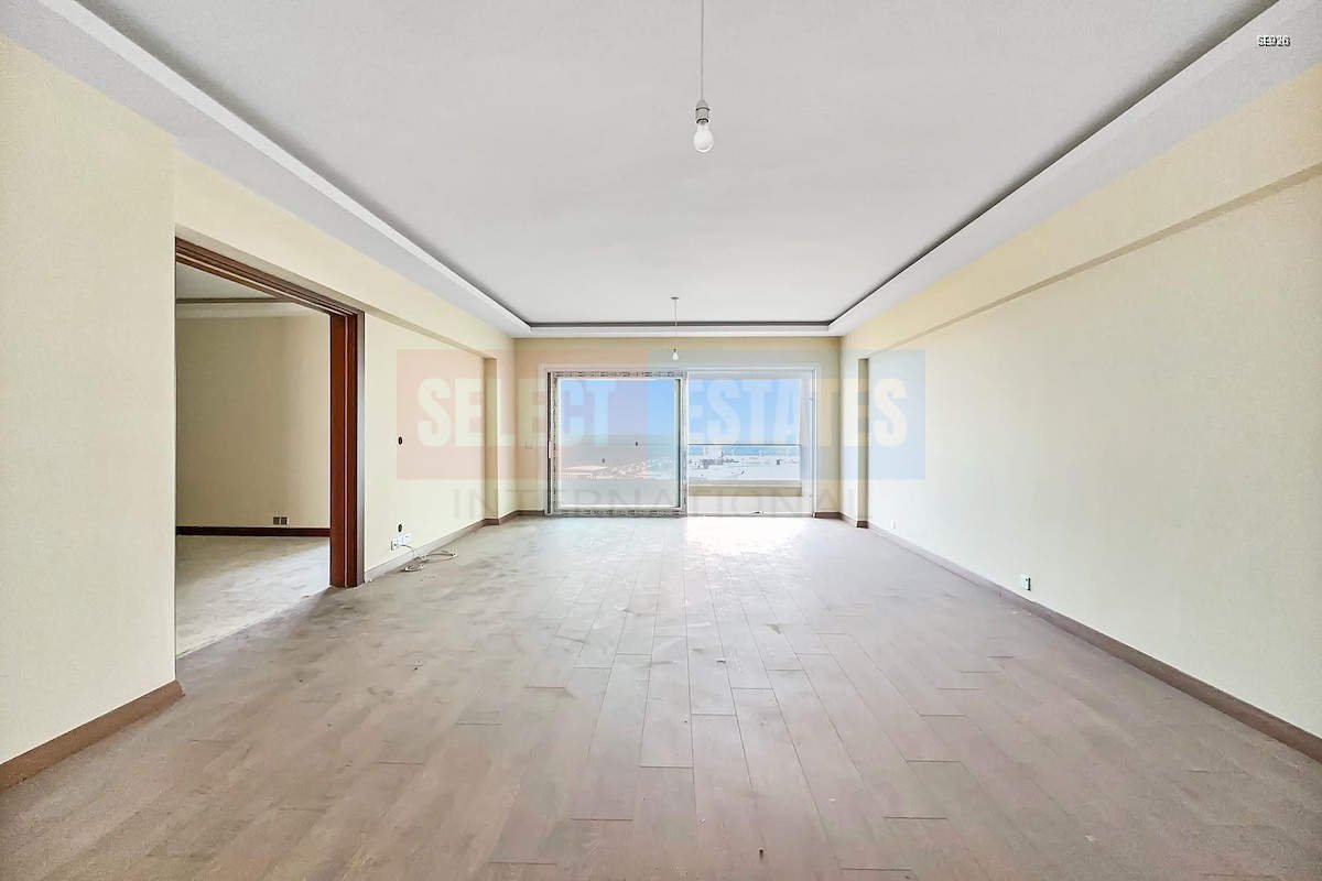 Sea-View Apartment in Kyrenia Center