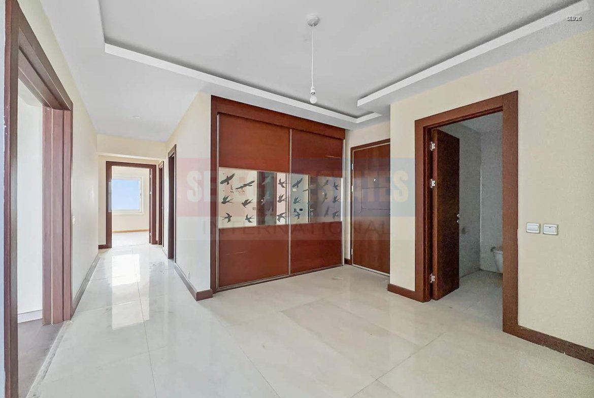 Sea-View Apartment in Kyrenia Center