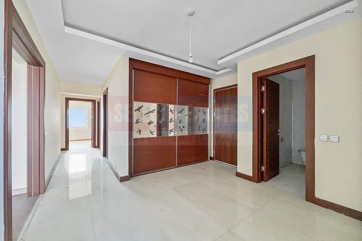 Sea-View Apartment in Kyrenia Center