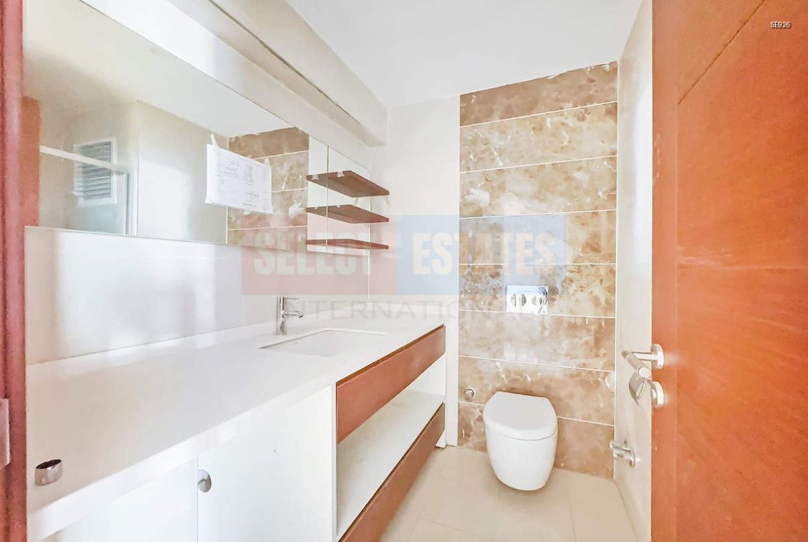 Sea-View Apartment in Kyrenia Center