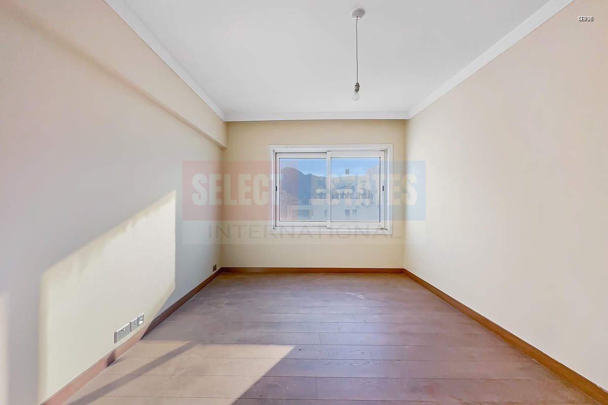 Sea-View Apartment in Kyrenia Center