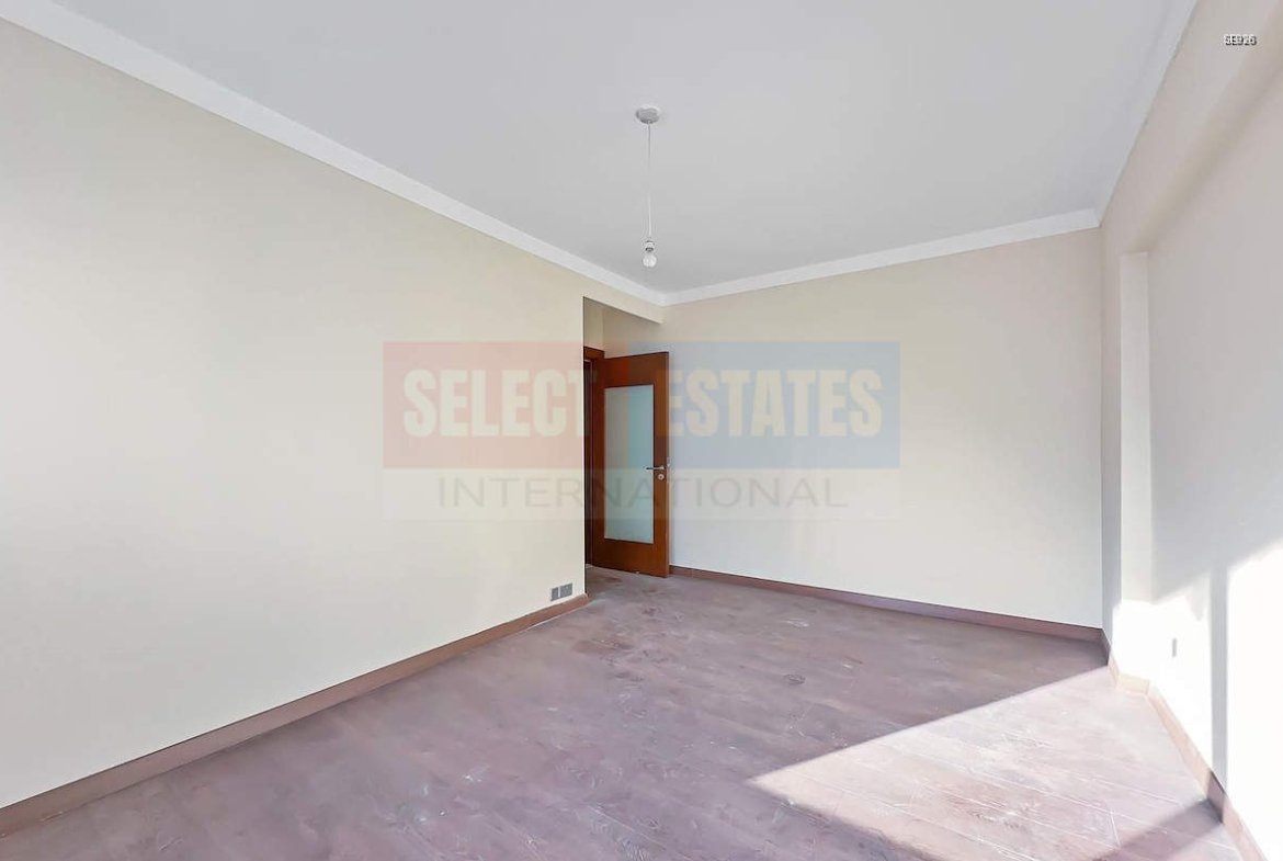 Sea-View Apartment in Kyrenia Center