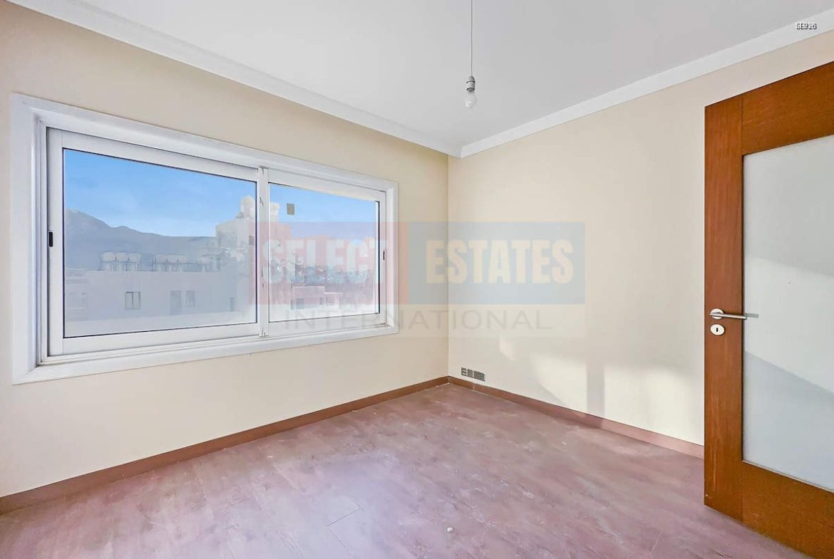 Sea-View Apartment in Kyrenia Center