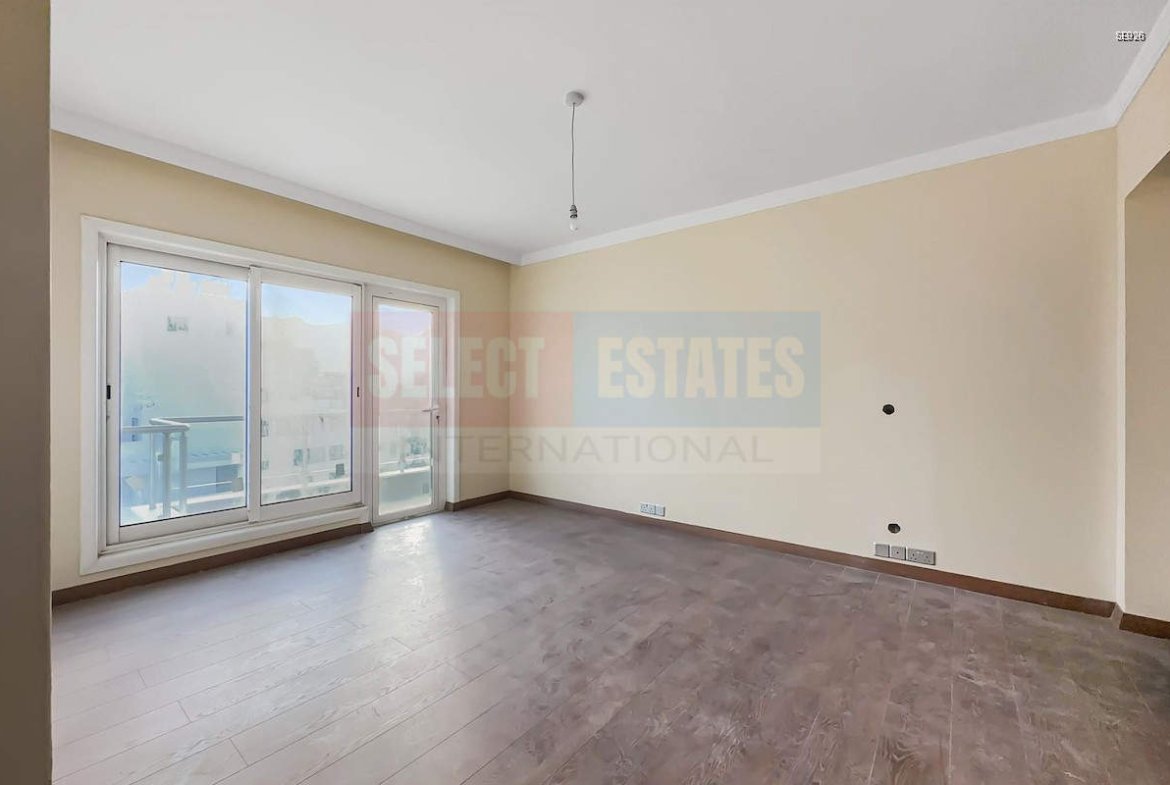 Sea-View Apartment in Kyrenia Center