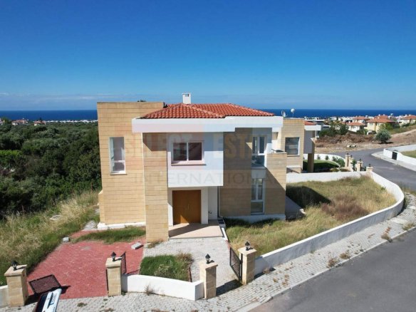 Sea View Villa in Alsancak