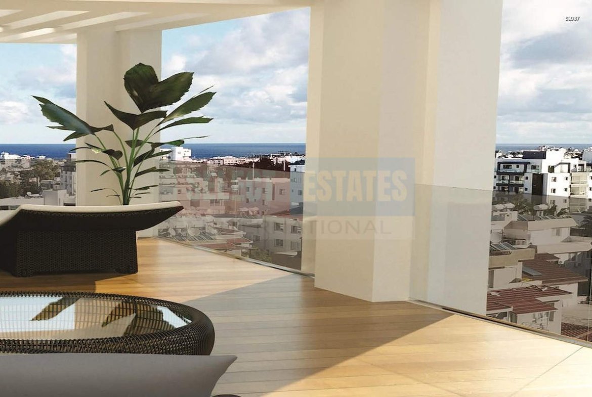1+1 with a View in Girne Center