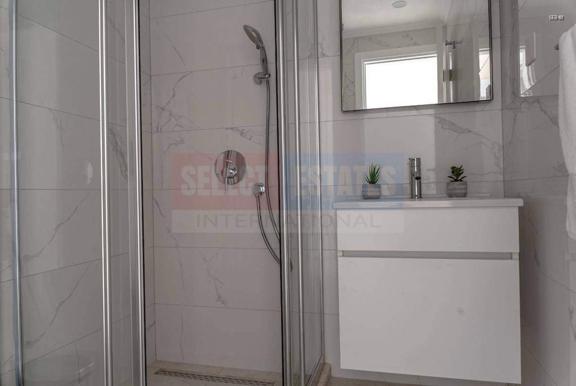 Kyrenia Bahçeli Sea View Apartment