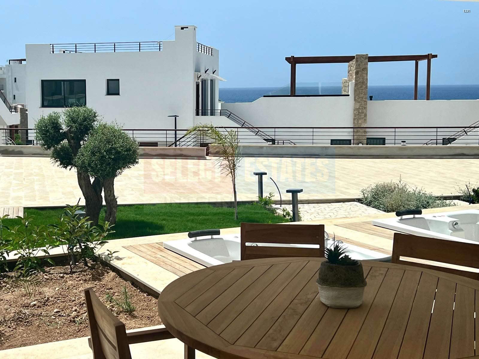 1231_008 Ready to move, Mykonos Homes Garden Floor with Pool