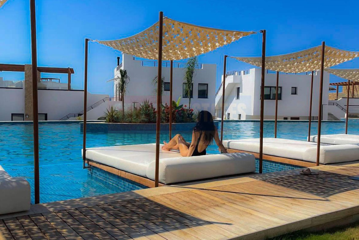 Ready to move, Mykonos Homes Garden Floor with Pool