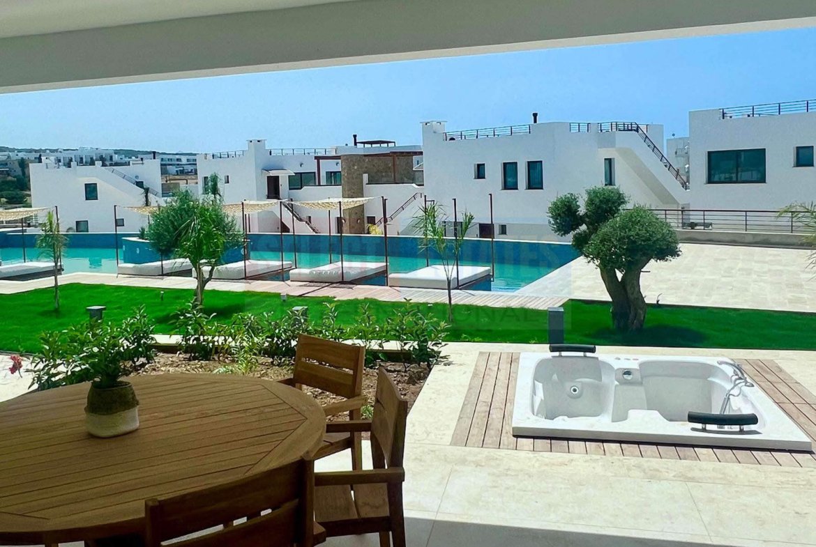Ready to move, Mykonos Homes Garden Floor with Pool