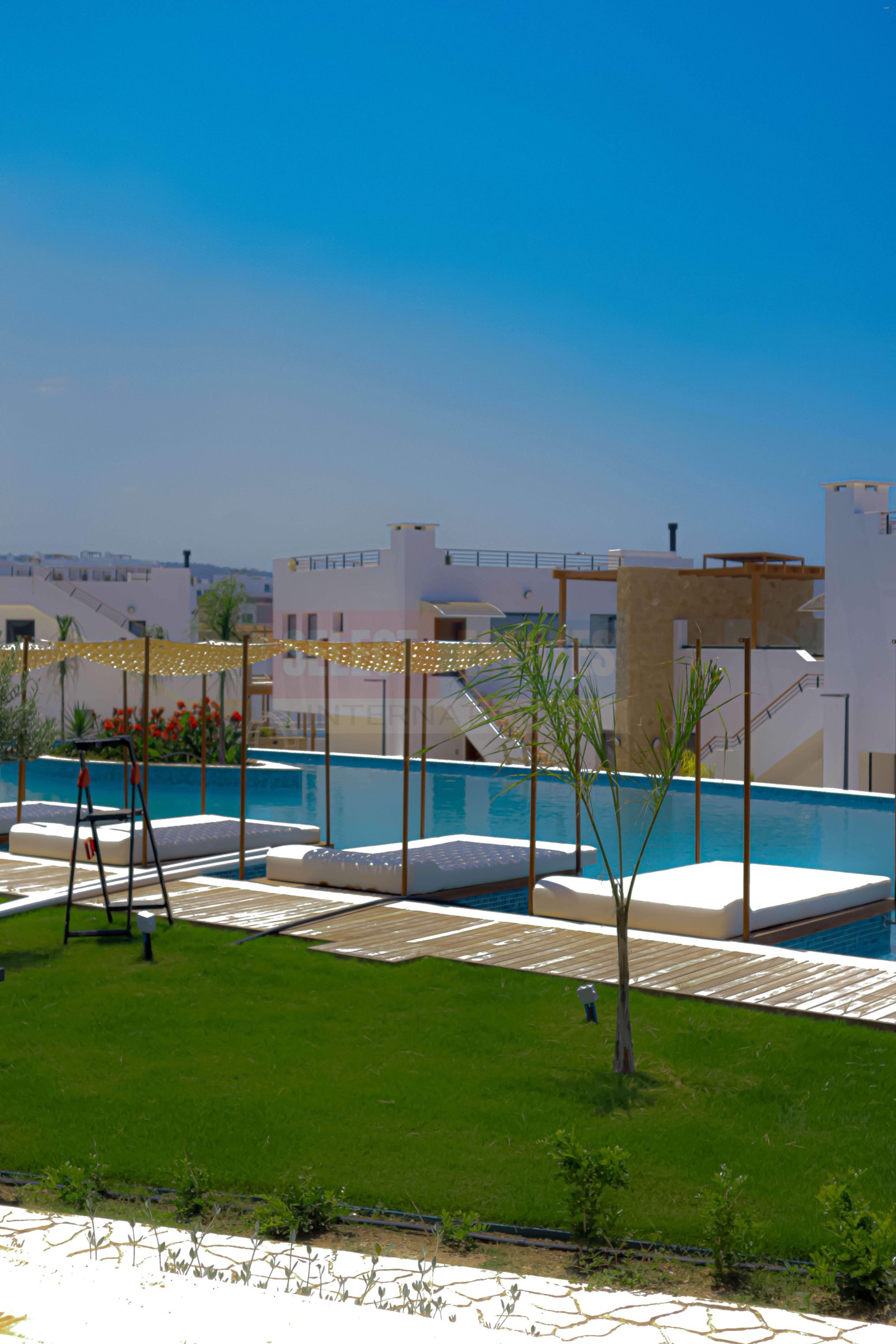 1231_020 Ready to move, Mykonos Homes Garden Floor with Pool
