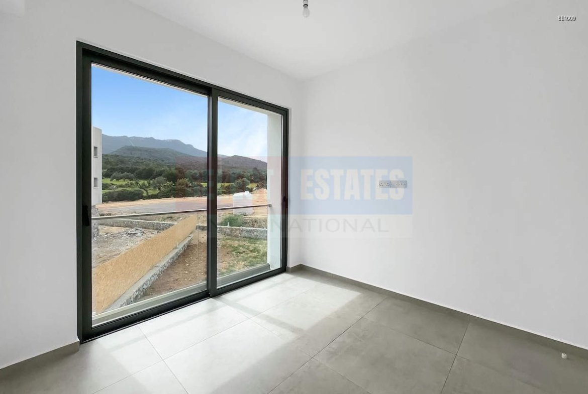 Seafront Garden Apartment