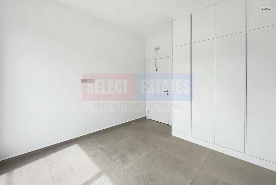 Seafront Garden Apartment