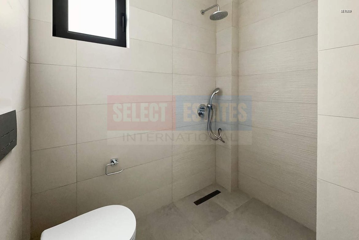 Seafront Garden Apartment