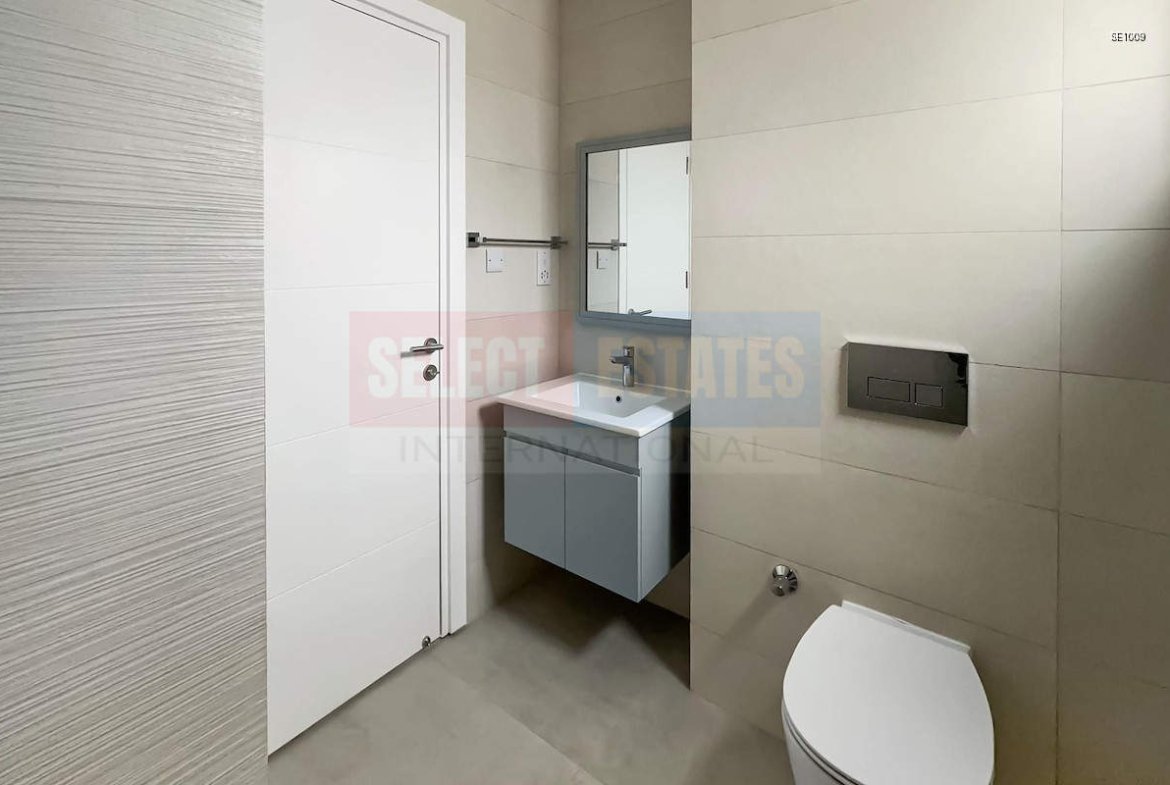 Seafront Garden Apartment