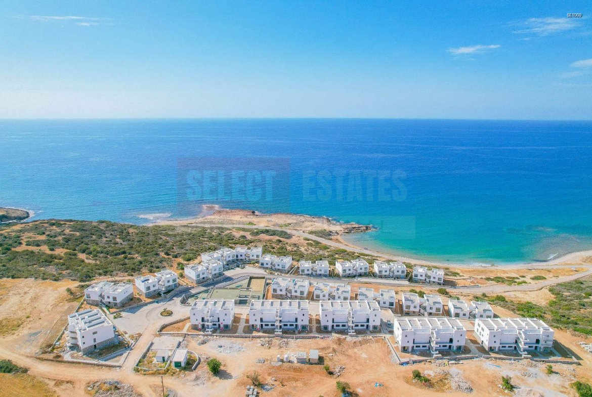 Seafront Garden Apartment