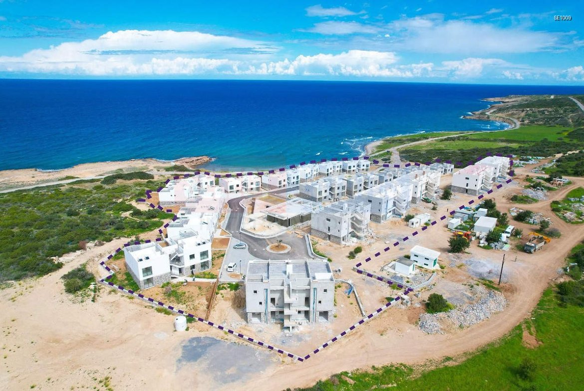 Seafront Garden Apartment