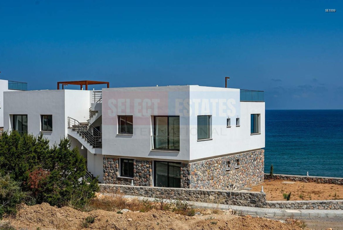 Seafront Garden Apartment