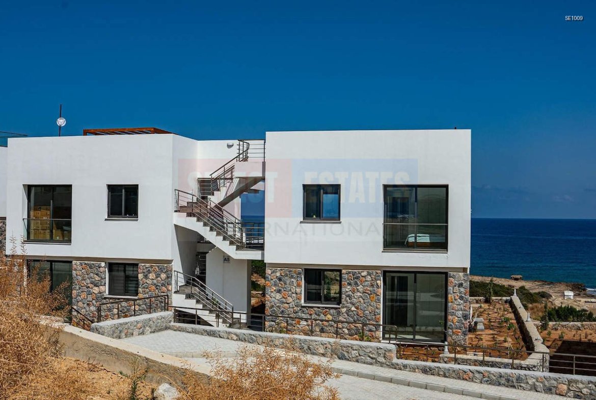 Seafront Garden Apartment