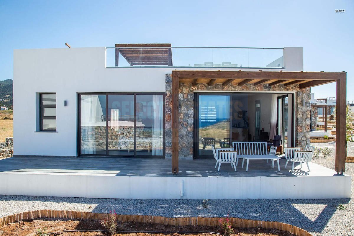 Seafront Ready Bungalow in Bahçeli