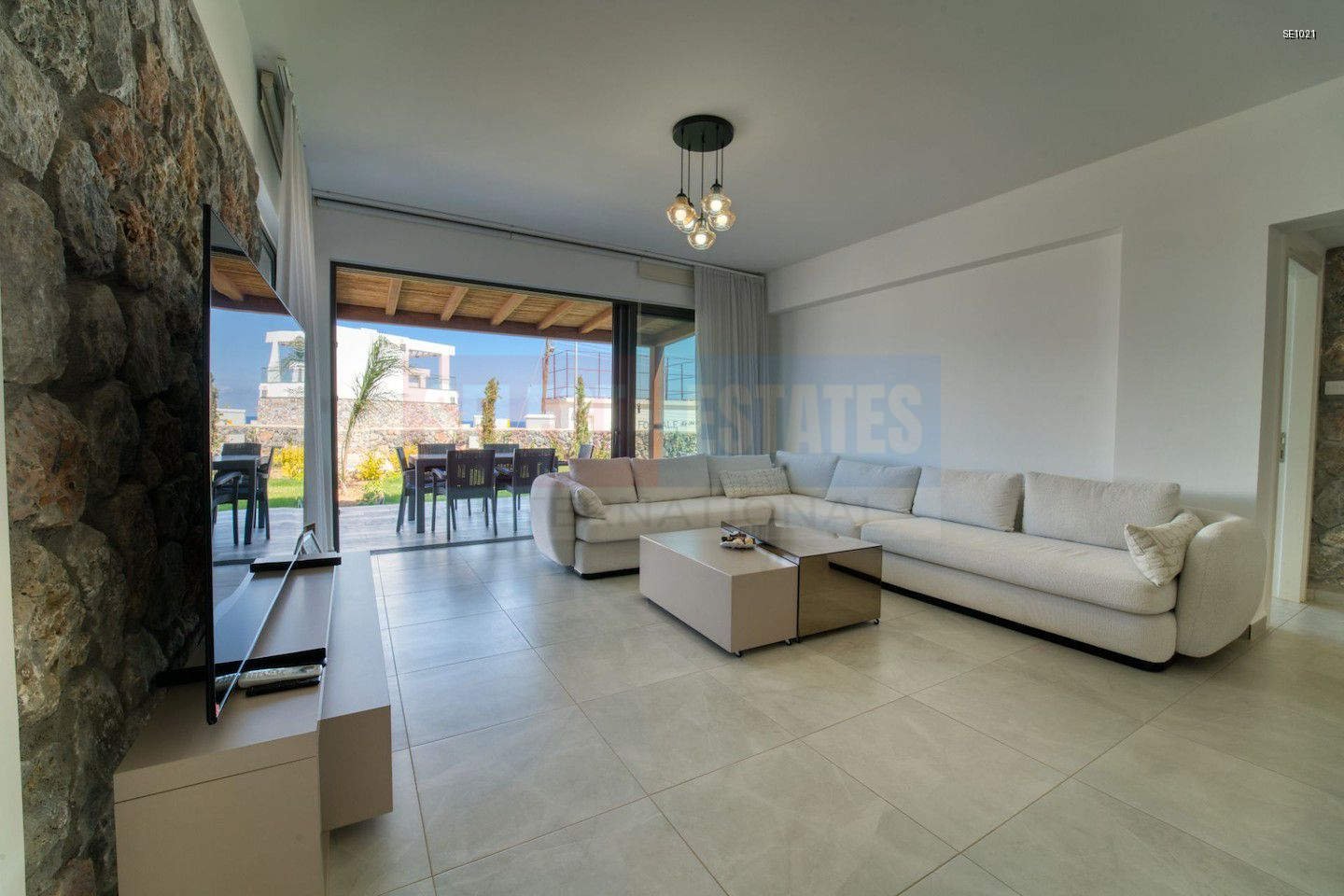 Seafront Ready Bungalow in Bahçeli