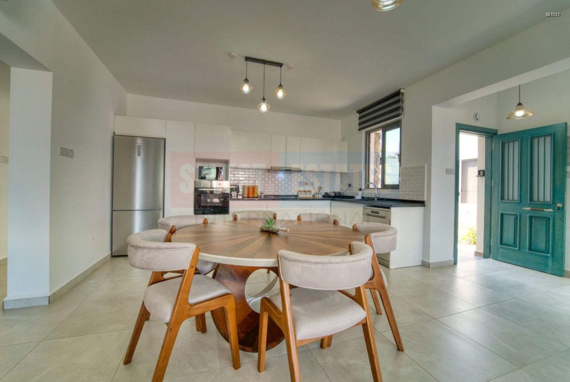 Seafront Ready Bungalow in Bahçeli