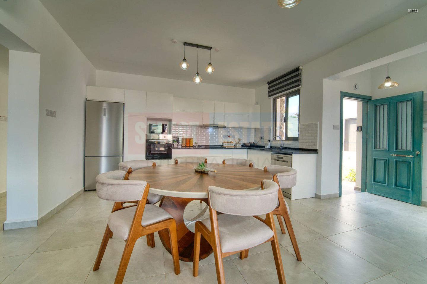 Seafront Ready Bungalow in Bahçeli