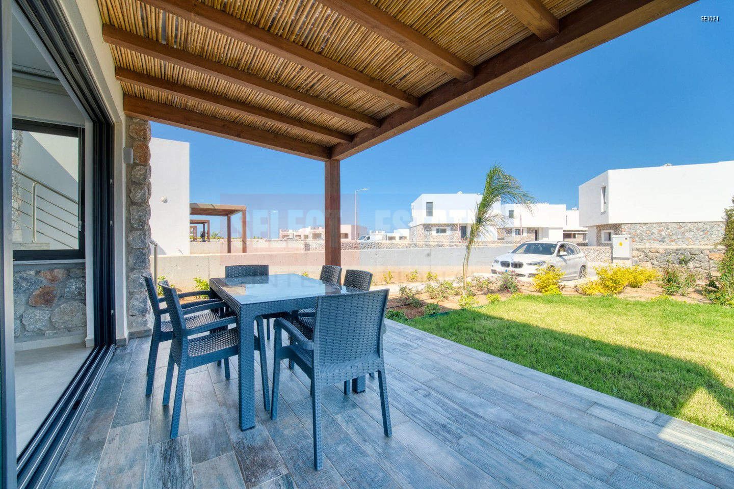 Seafront Ready Bungalow in Bahçeli