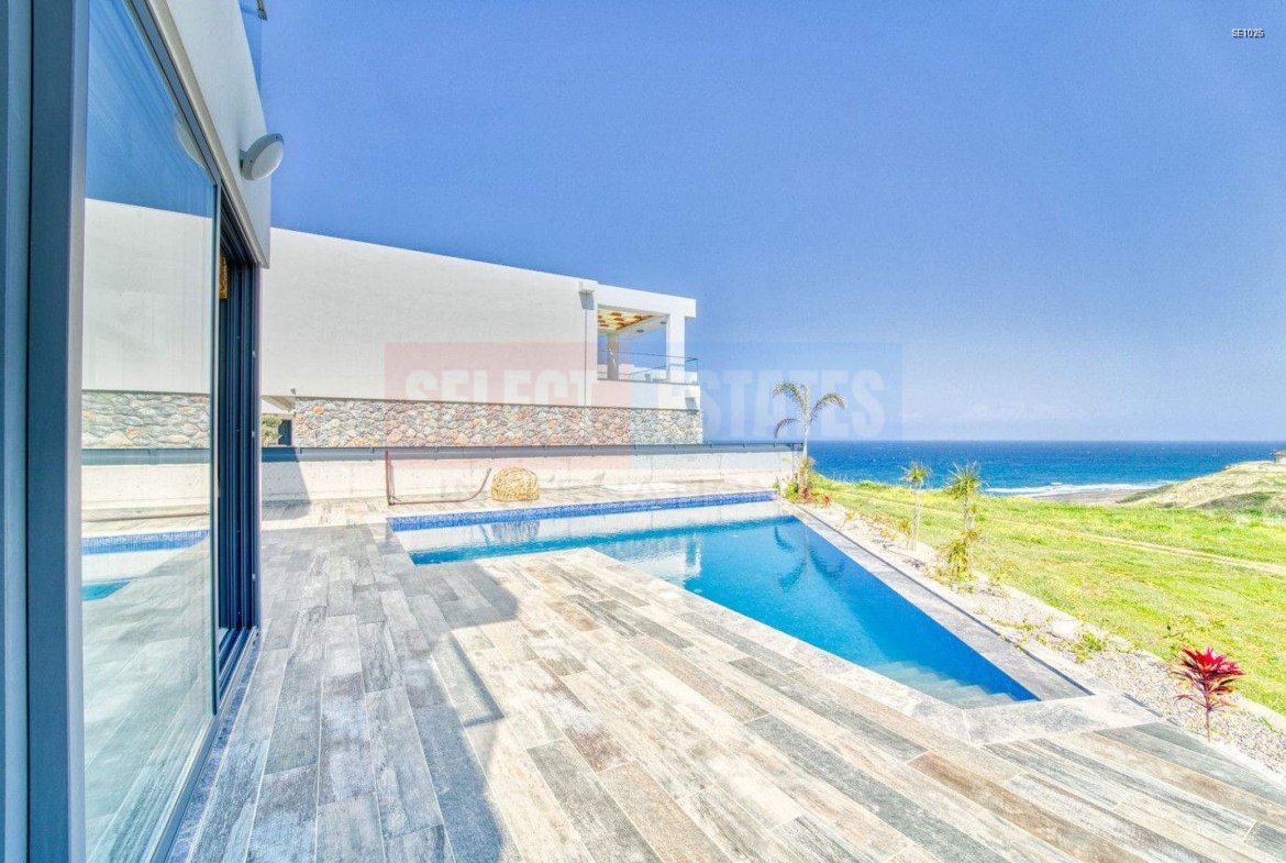 Beachfront Luxury Villa