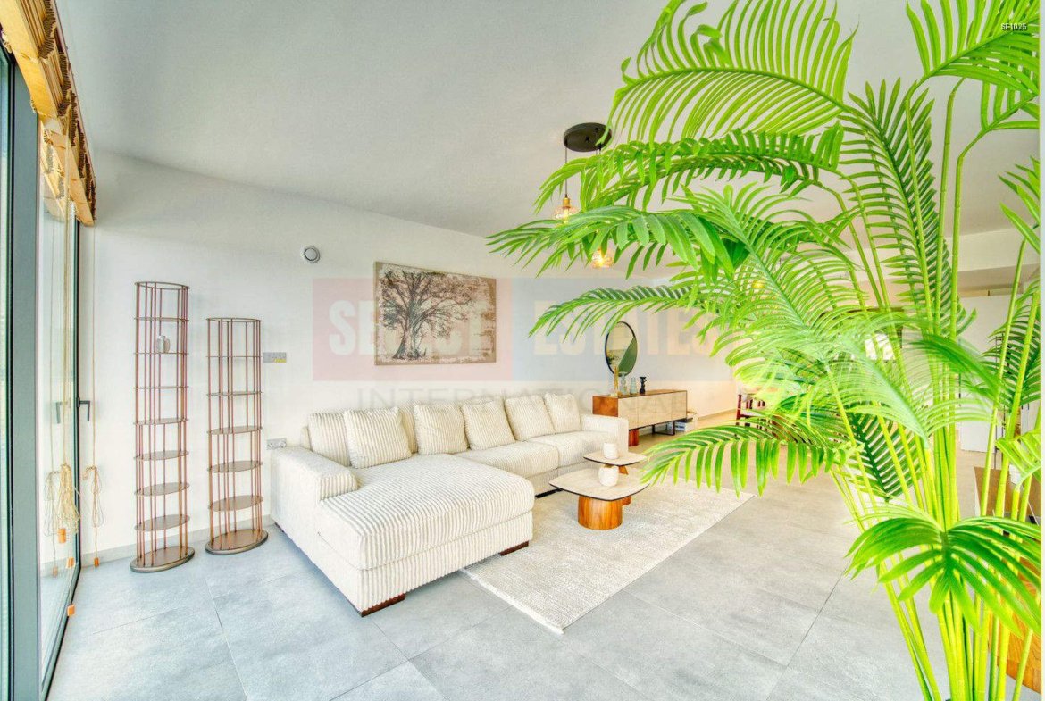 Beachfront Luxury Villa