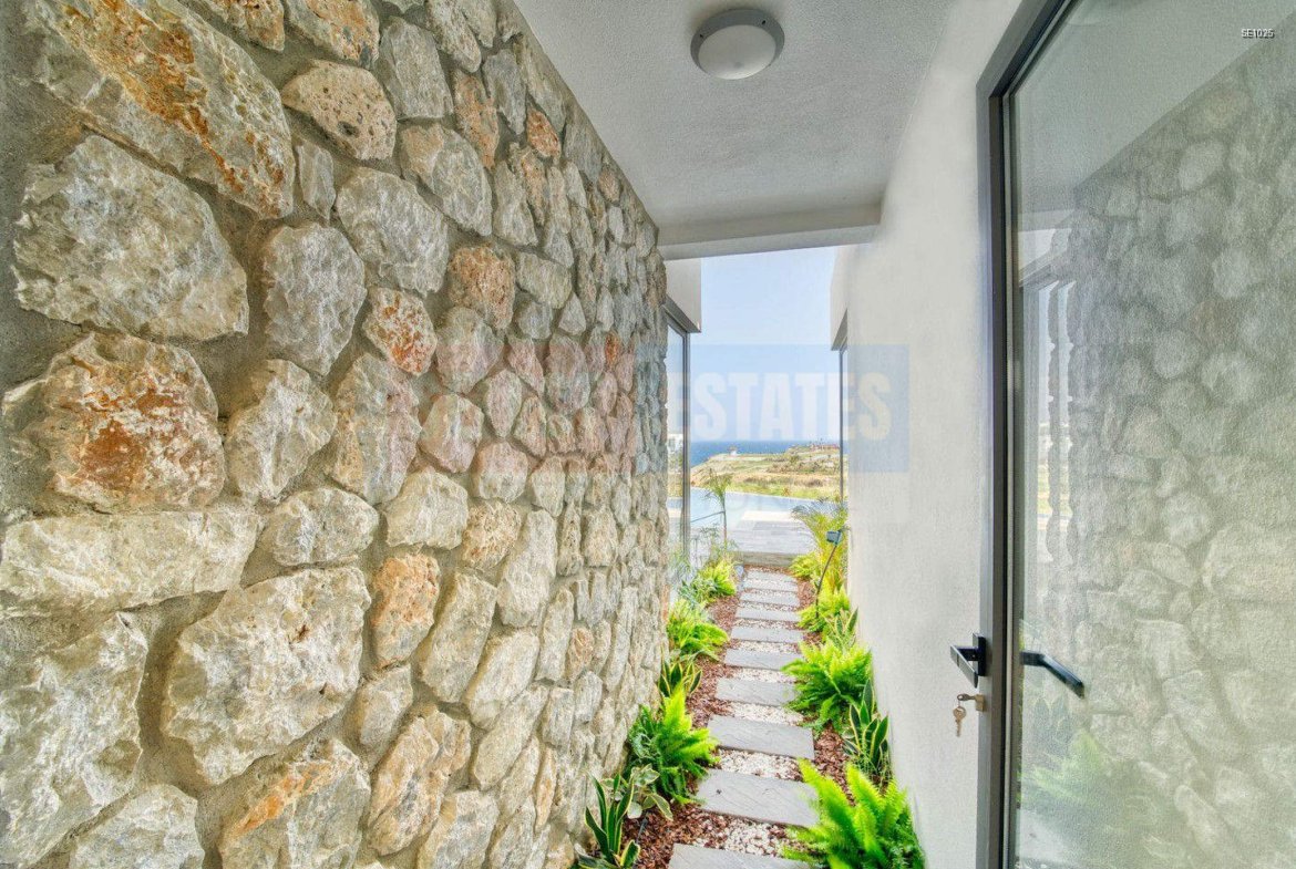 Beachfront Luxury Villa