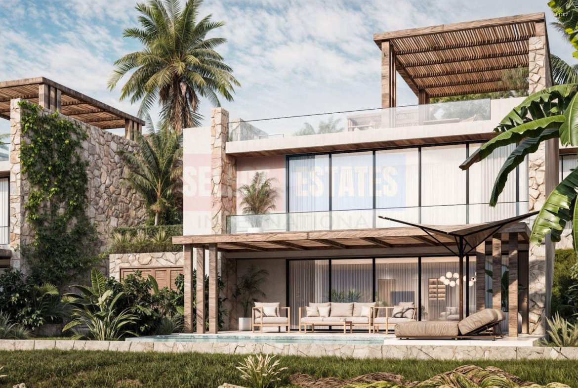 Seafront Villa in Esentepe