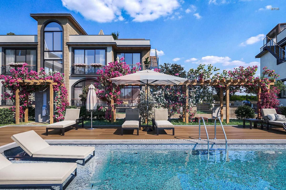 Ready to Move Garden Apartment in Lapta