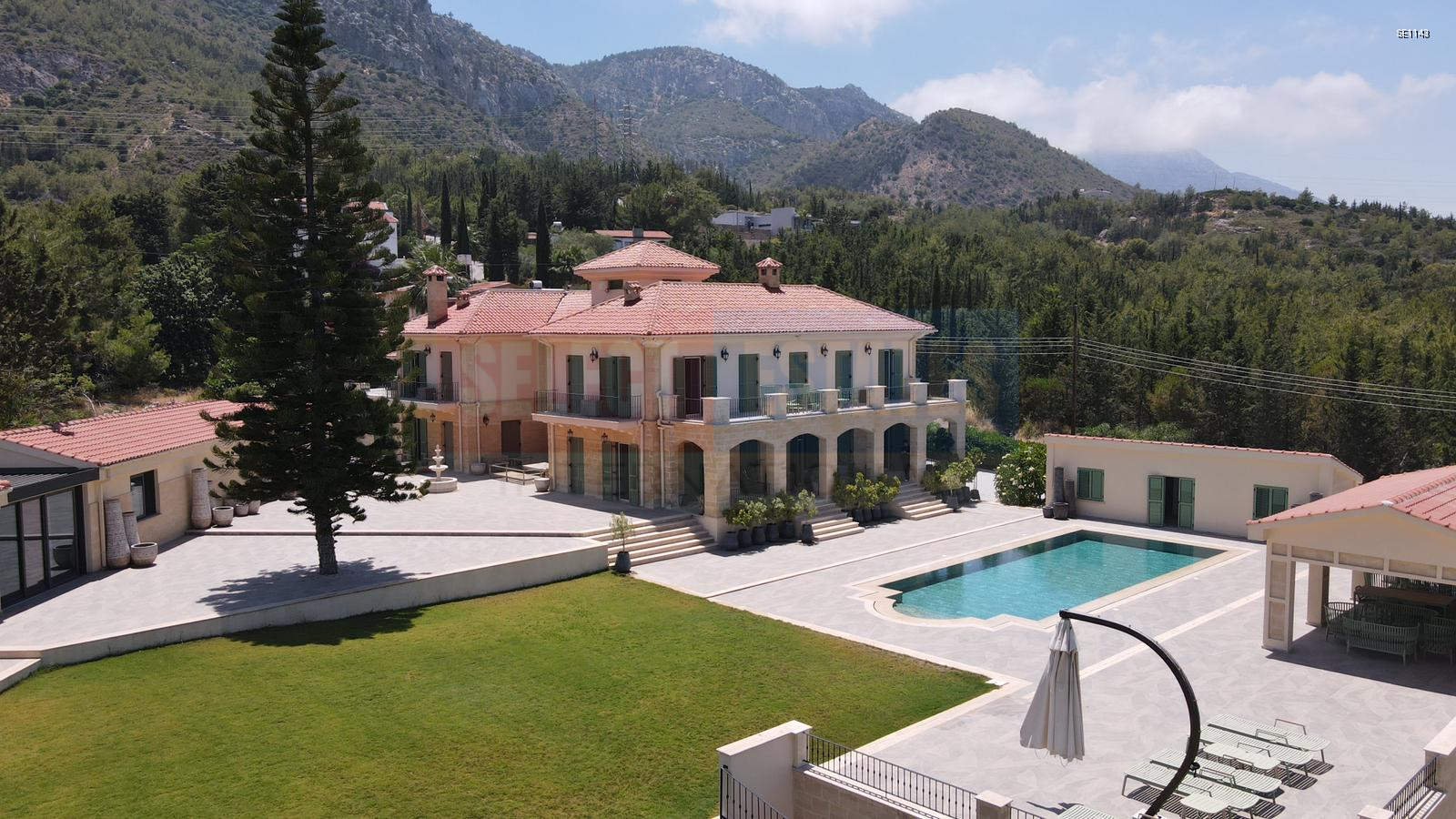 Unique Manor in Çatalköy