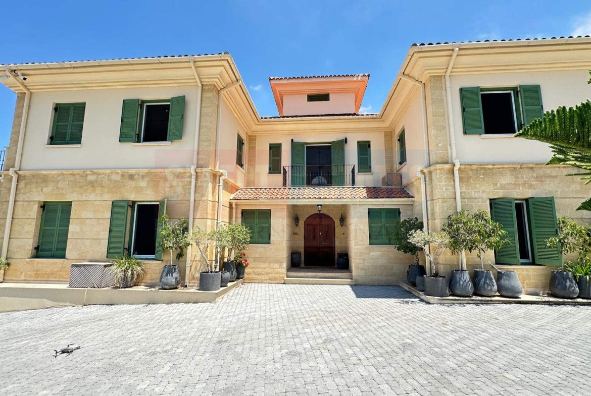 Unique Manor in Çatalköy