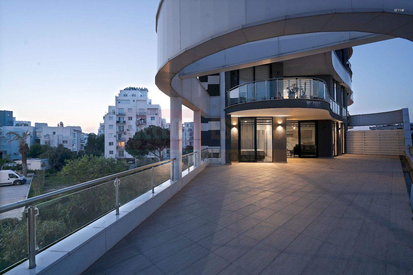 Ready to Move In Apartment in Kyrenia Center