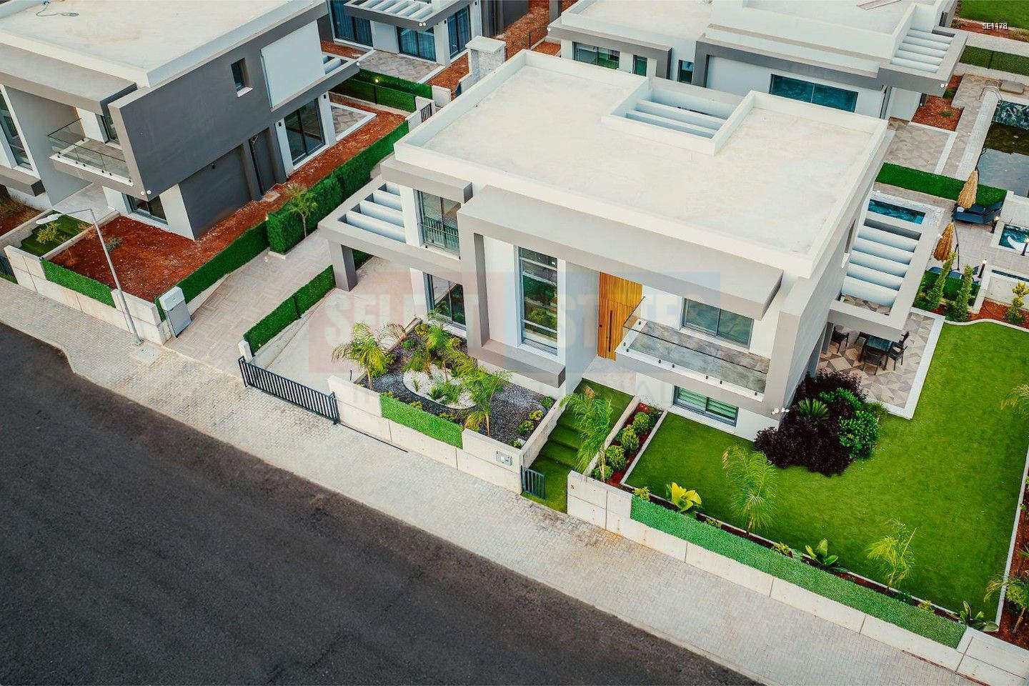 Ready Luxury Villa with Pool in Iskele