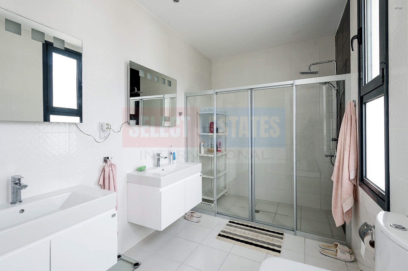 SE1183_008 Sea front Luxury Detached Villa