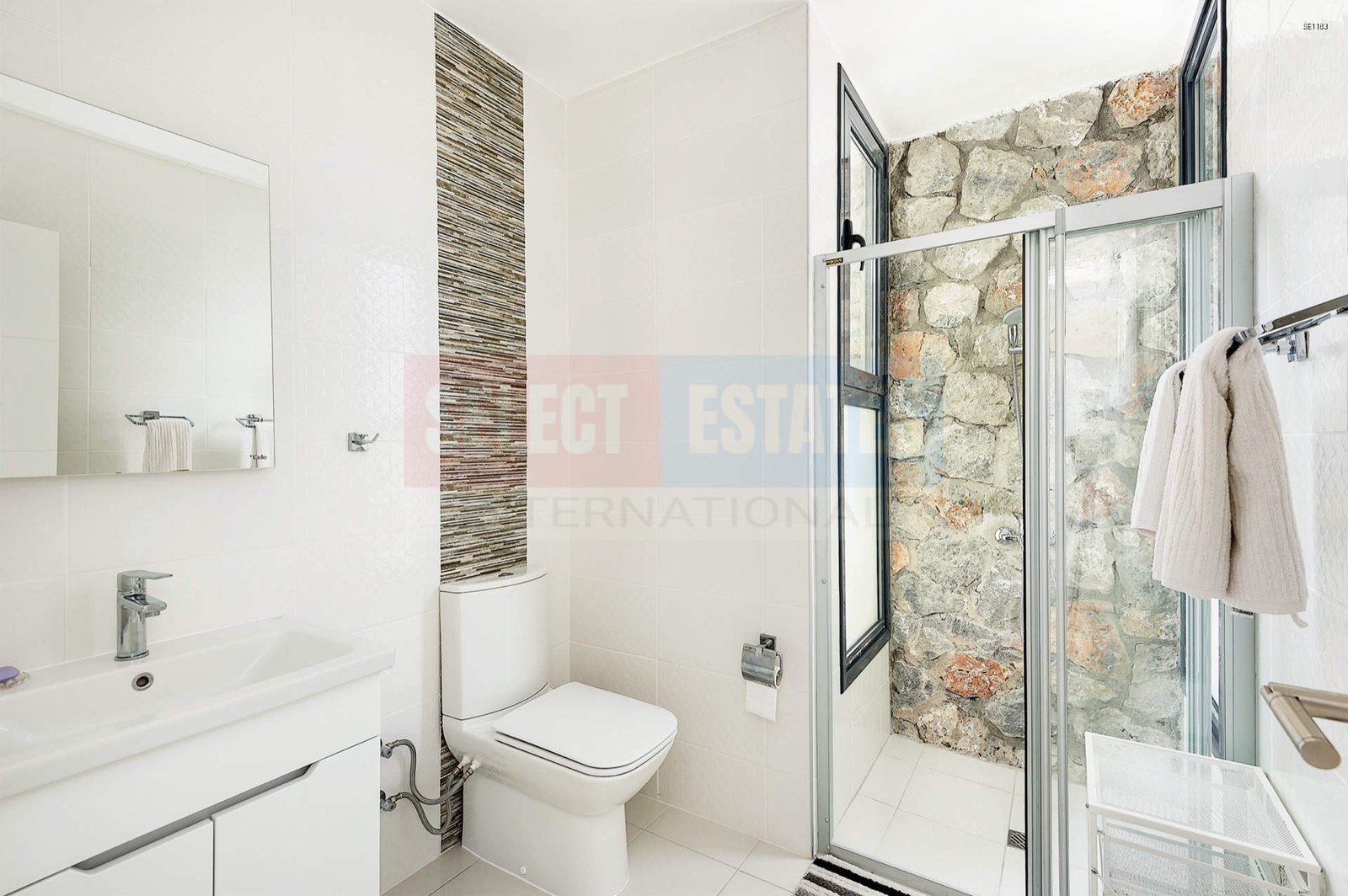 SE1183_009 Sea front Luxury Detached Villa