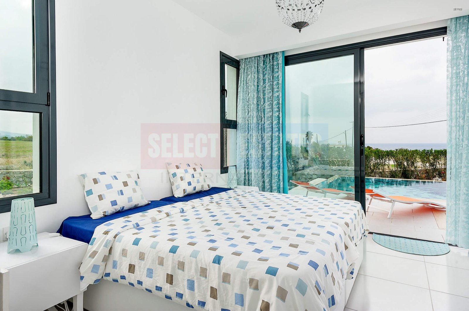 SE1183_013 Sea front Luxury Detached Villa