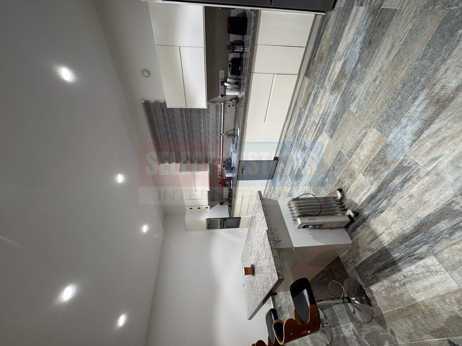 SE1187_007 See front Luxury Bungalow –