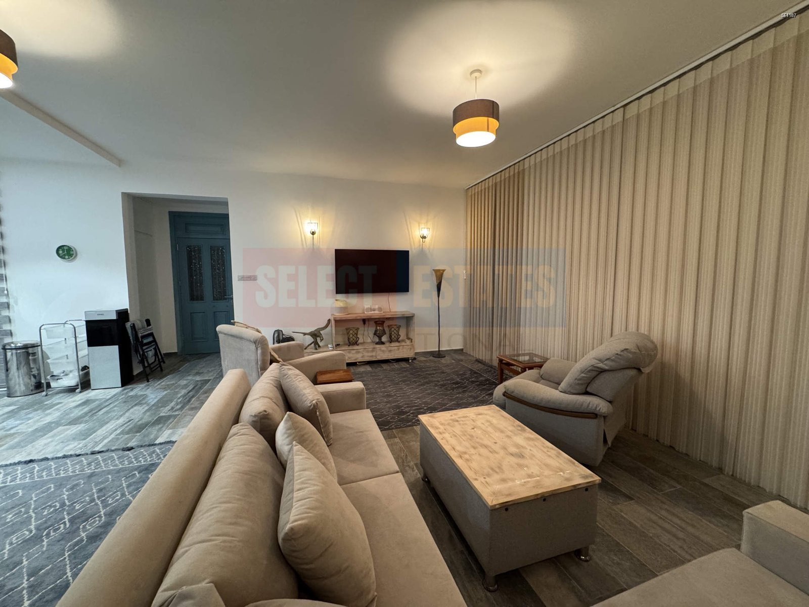 SE1187_009 See front Luxury Bungalow –