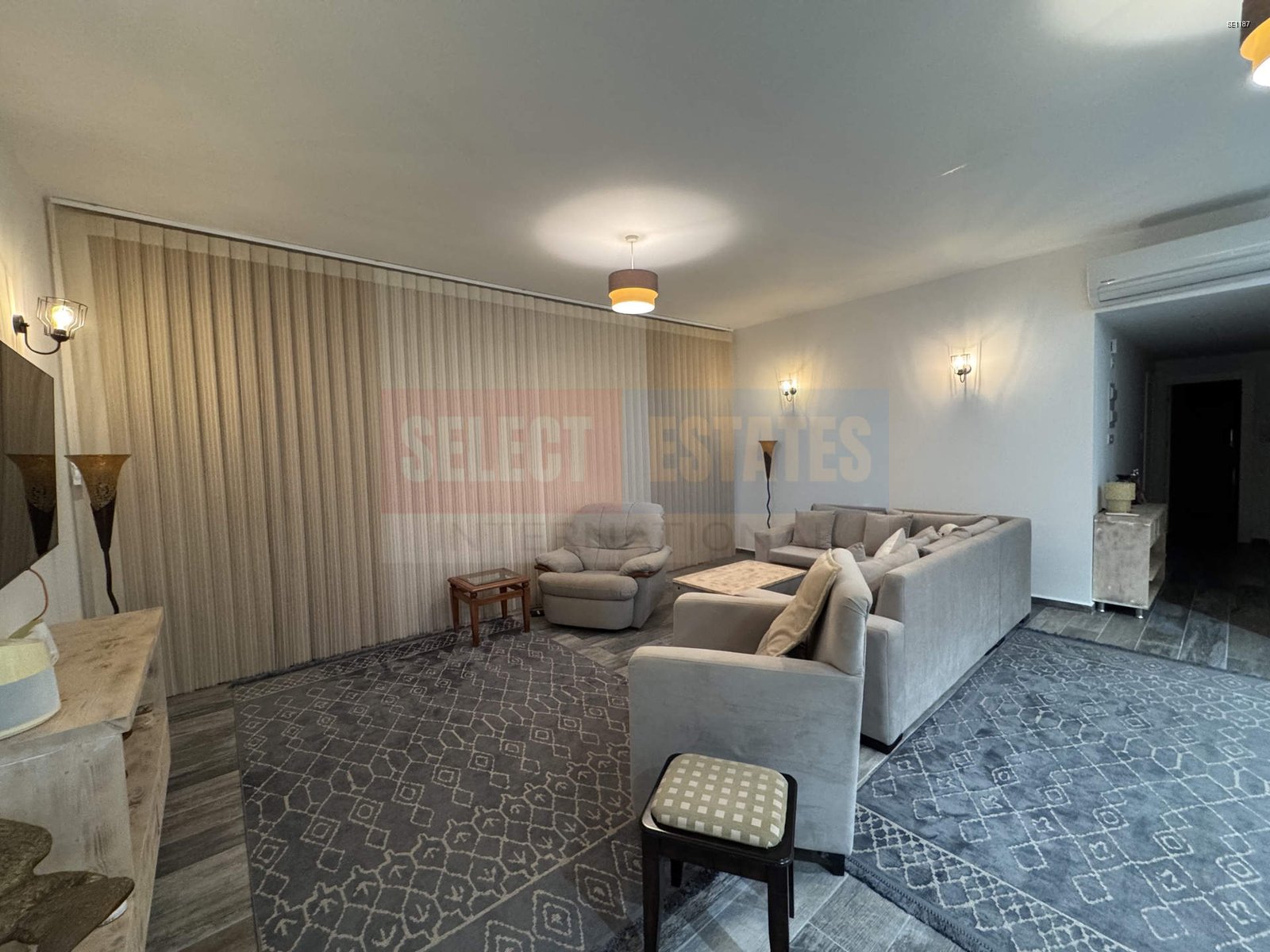 SE1187_010 See front Luxury Bungalow –