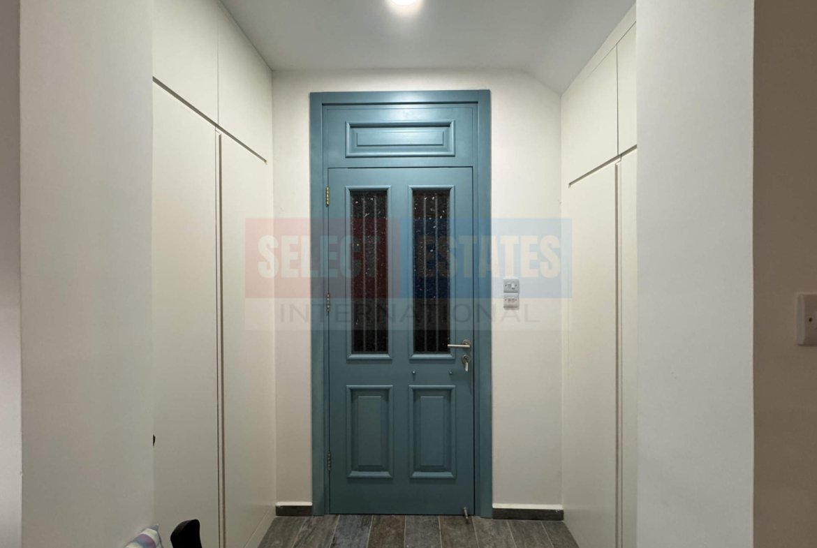 See front Luxury Bungalow –