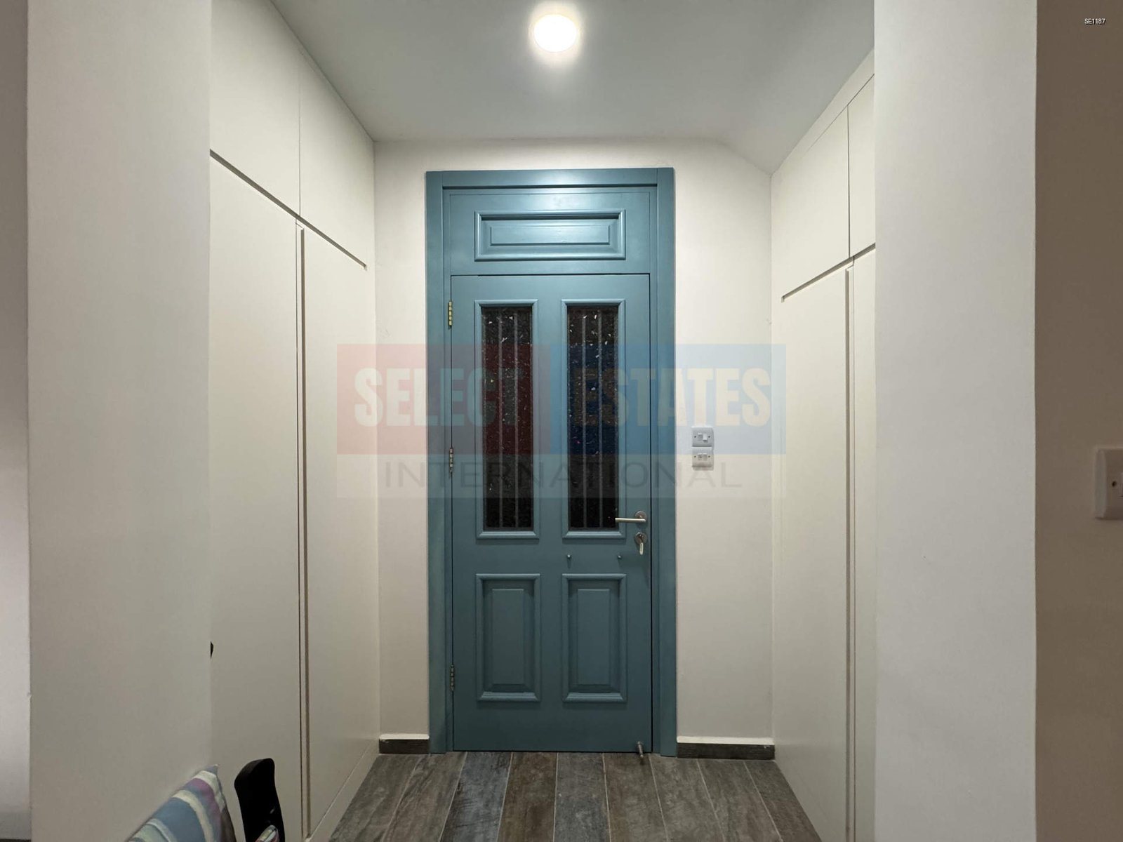 SE1187_012 See front Luxury Bungalow –
