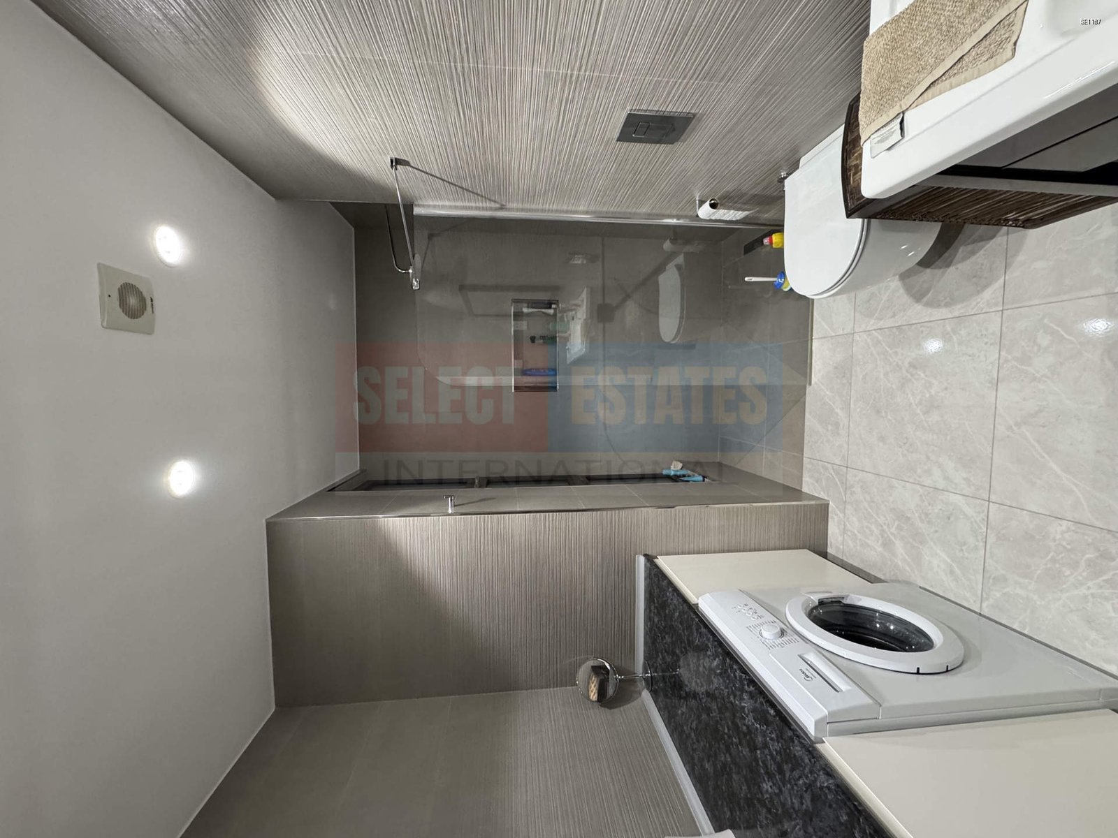 SE1187_023 See front Luxury Bungalow –