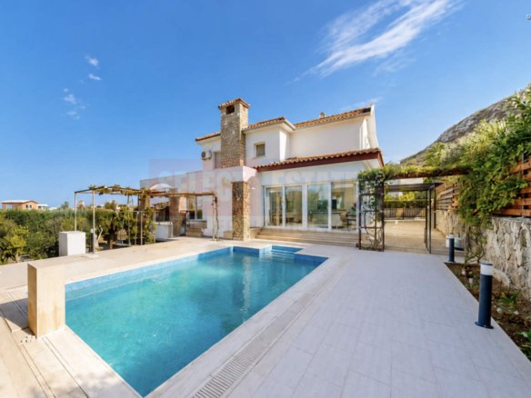 Villa with Pool and View in Alsancak