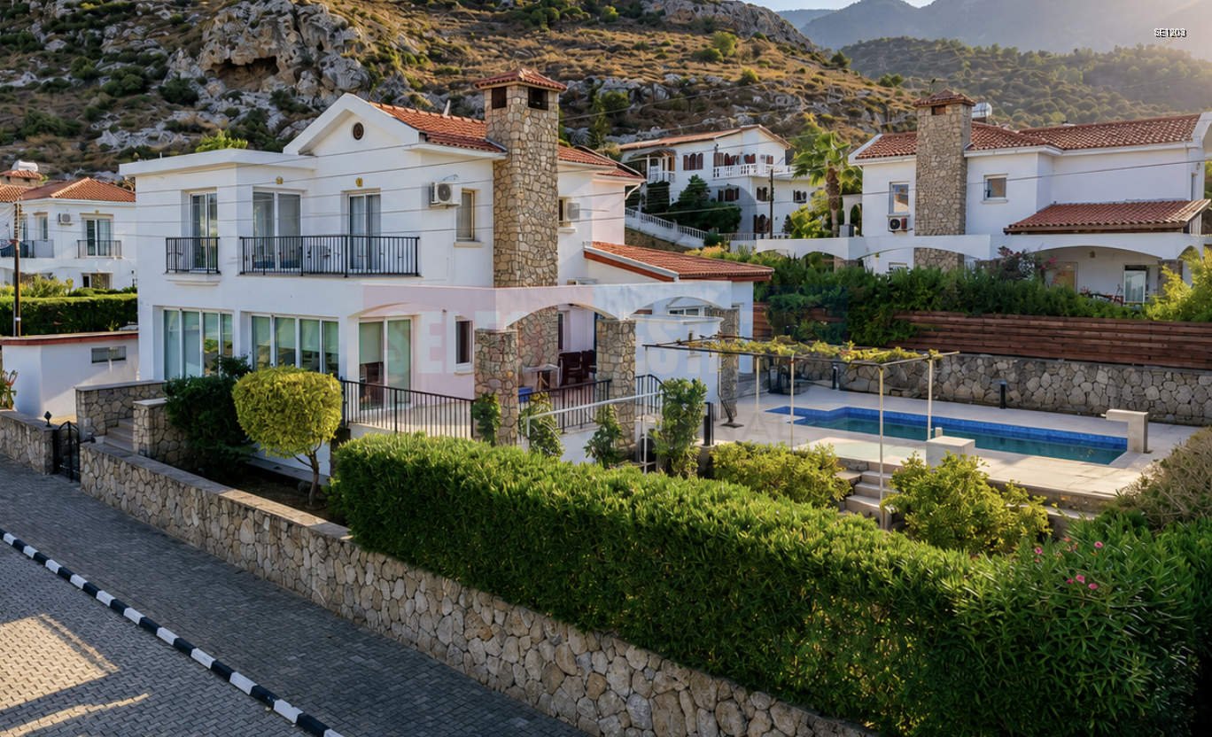 SE1203_002 Villa with Pool and View in Alsancak